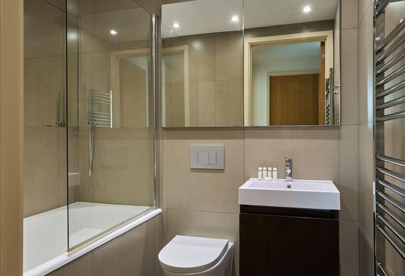 酒店 Kew Bridge By Viridian Apartments