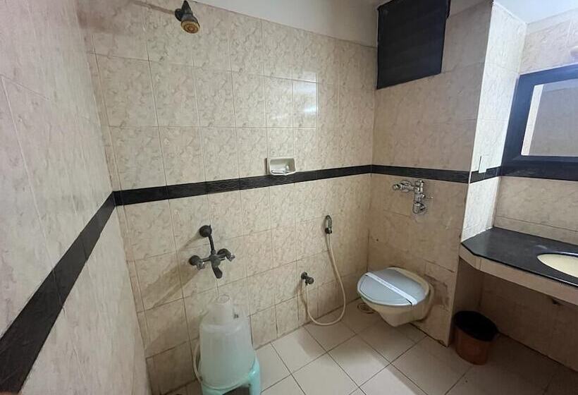 בית מלון כפרי City Tower Chennai Central