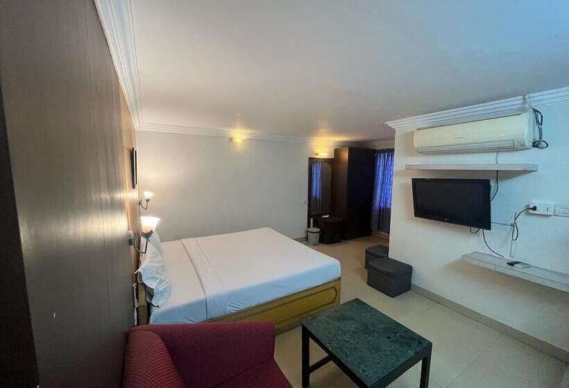 בית מלון כפרי City Tower Chennai Central