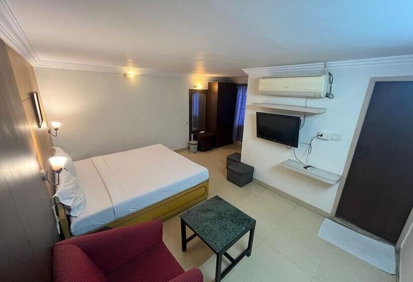 בית מלון כפרי City Tower Chennai Central