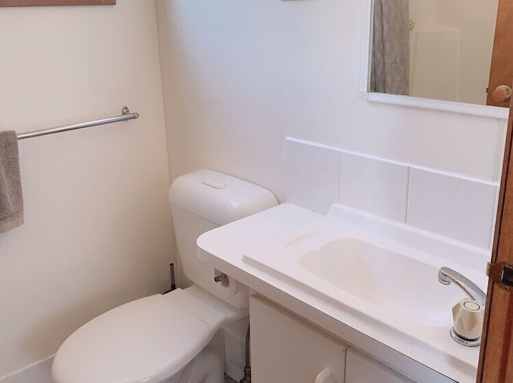 בית מלון כפרי Colac Otway Caravan & Cabin Park