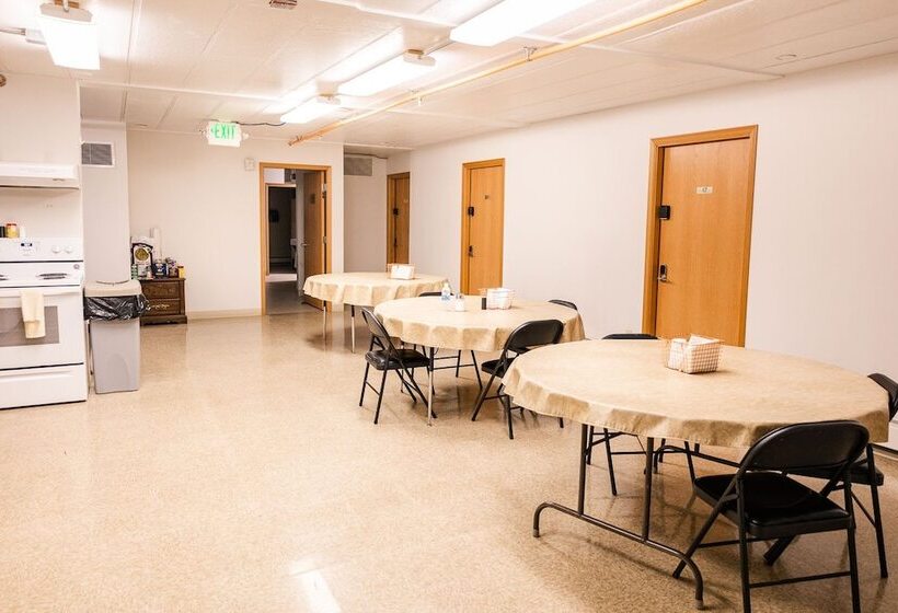 Отель Delta Lodge