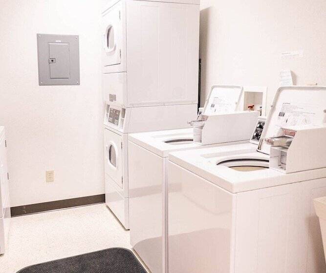 Отель Delta Lodge