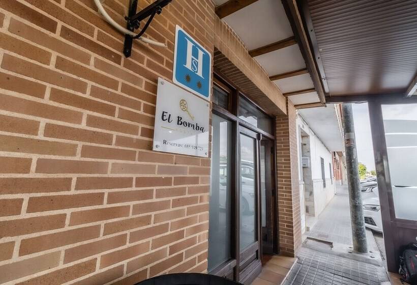 فندق Hostal El Bomba
