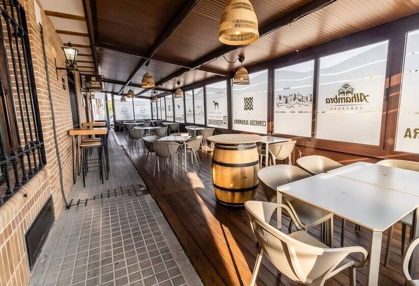 فندق Hostal El Bomba