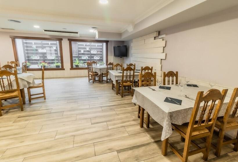 فندق Hostal El Bomba