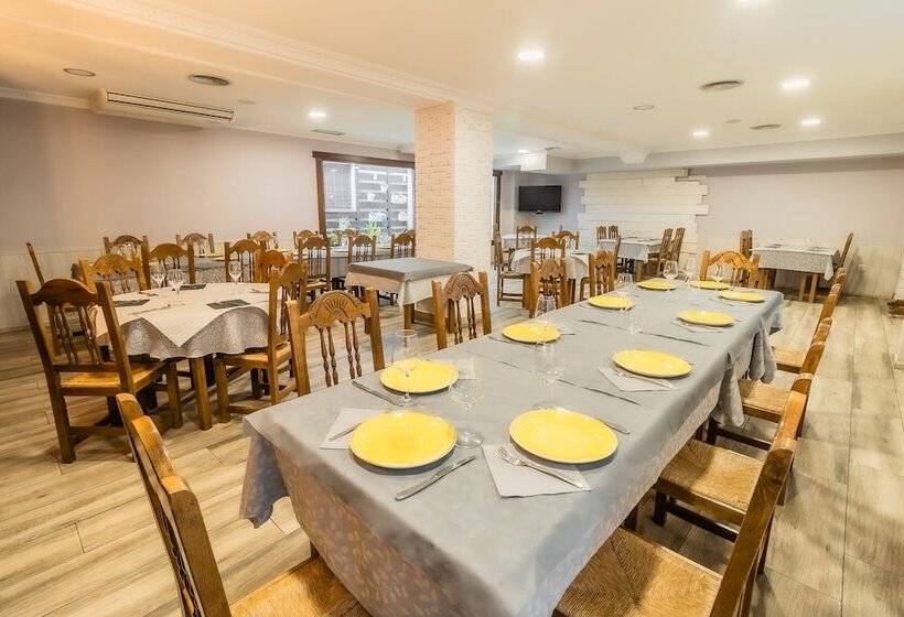 فندق Hostal El Bomba