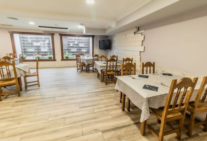 فندق Hostal El Bomba