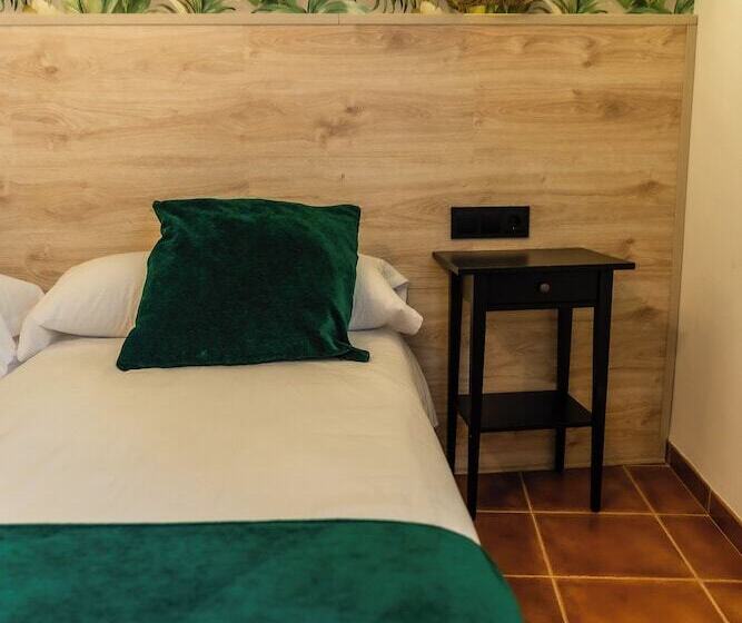 فندق Hostal El Bomba