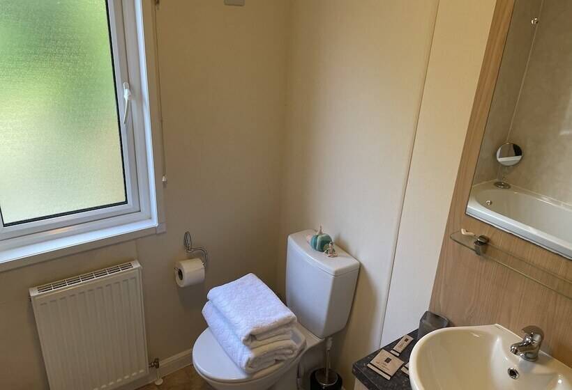 هتل Immaculate 3 Bed Lodge In Otley