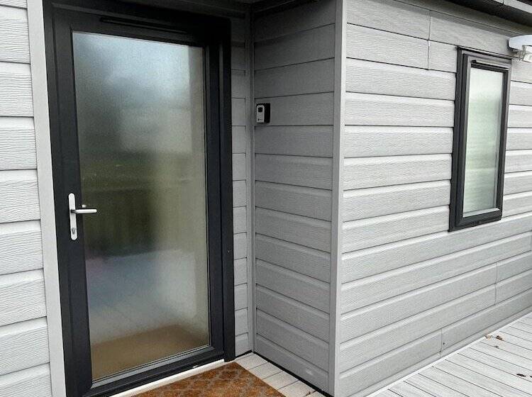 酒店 St Helens   Lodge   Sleeps 4   Pets Allowed   Pool