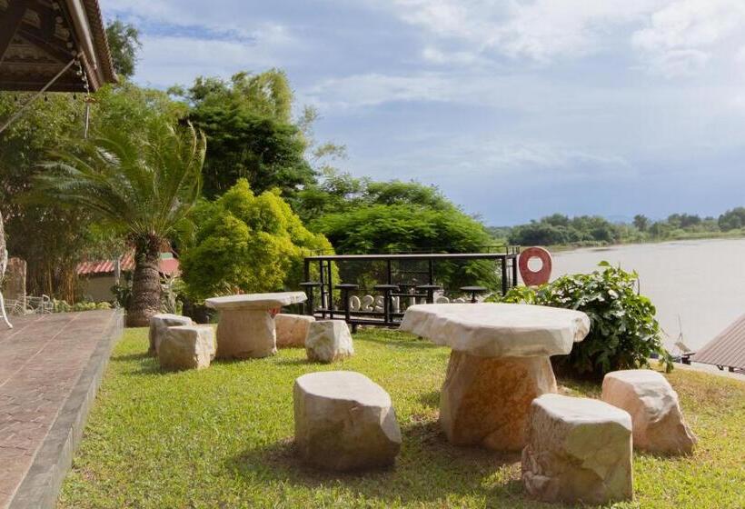 בית מלון כפרי Namsai Resort Kanchanaburi