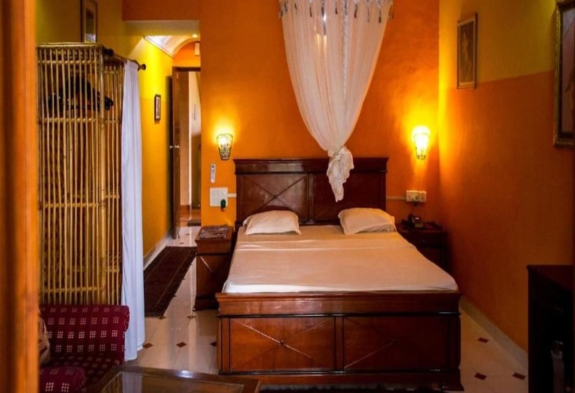 فندق Papa Jolly Eco Resort   Near Morjim Beach