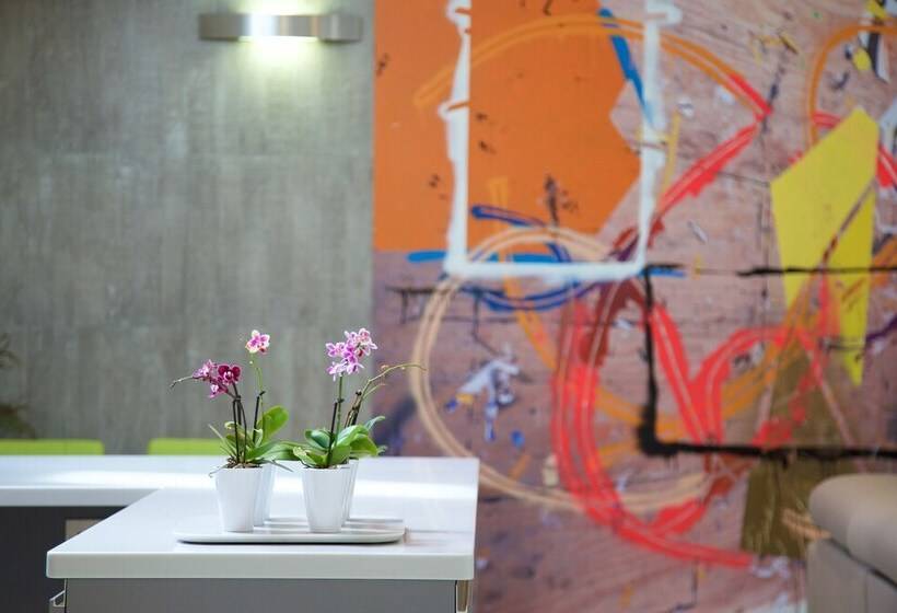 Отель Railway Apartments