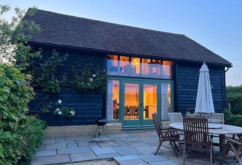 교외 호텔 The Hen House