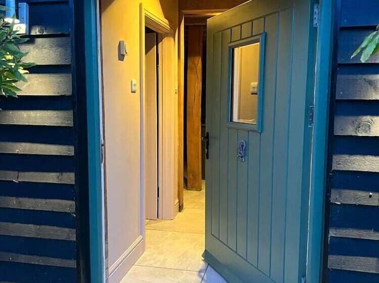 교외 호텔 The Hen House