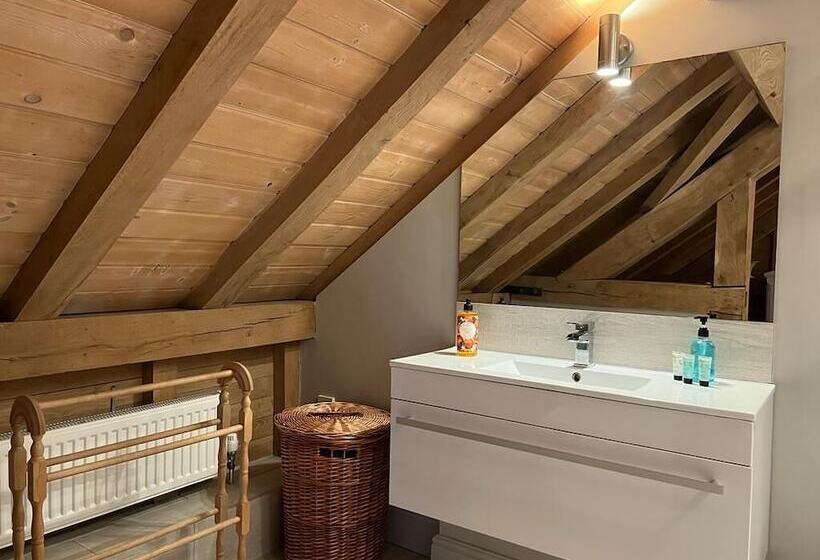 교외 호텔 The Hen House