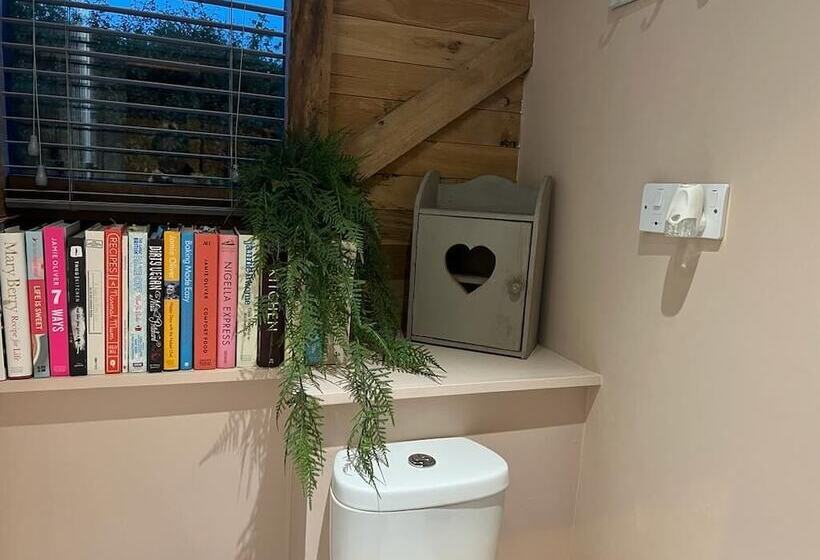 교외 호텔 The Hen House