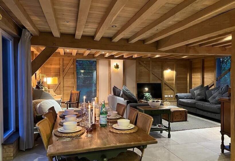 בית מלון כפרי The Hen House