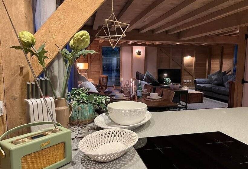 교외 호텔 The Hen House