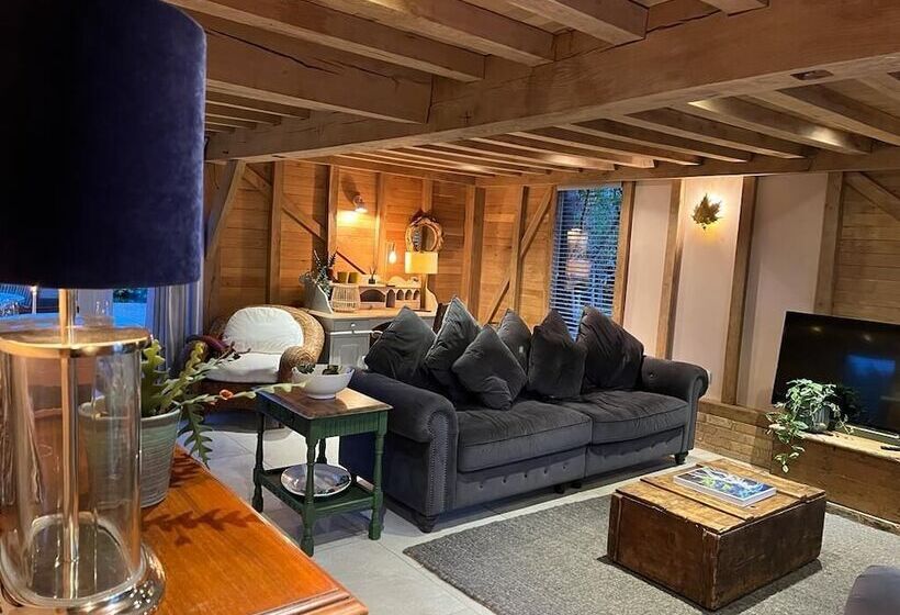 교외 호텔 The Hen House