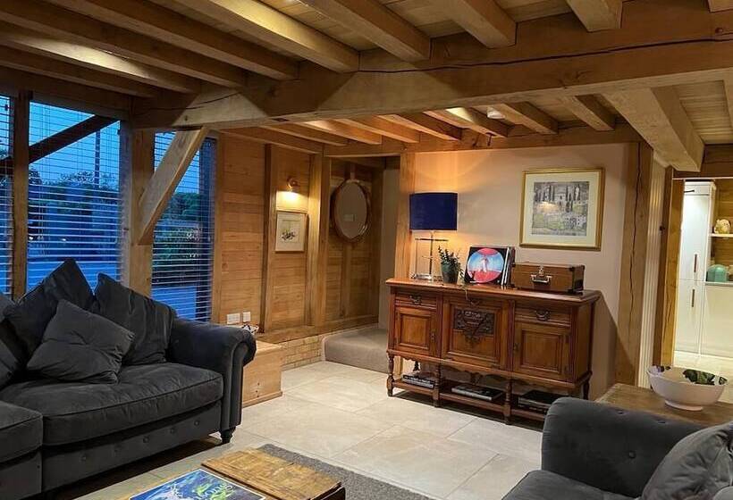 교외 호텔 The Hen House