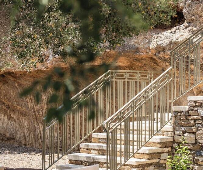 فندق ريفى Zos Suites