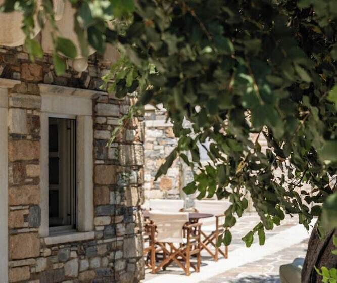 فندق ريفى Zos Suites