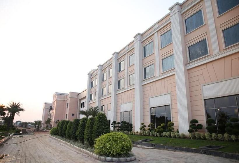 בית מלון כפרי Shreejee Vilas