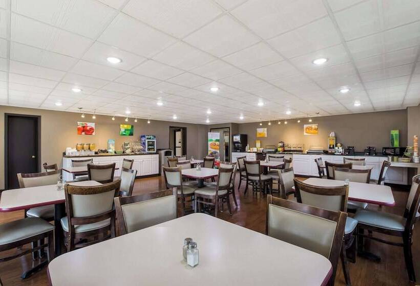 فندق Suburban Studios Millville