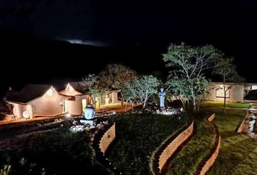 Отель The Zarafa