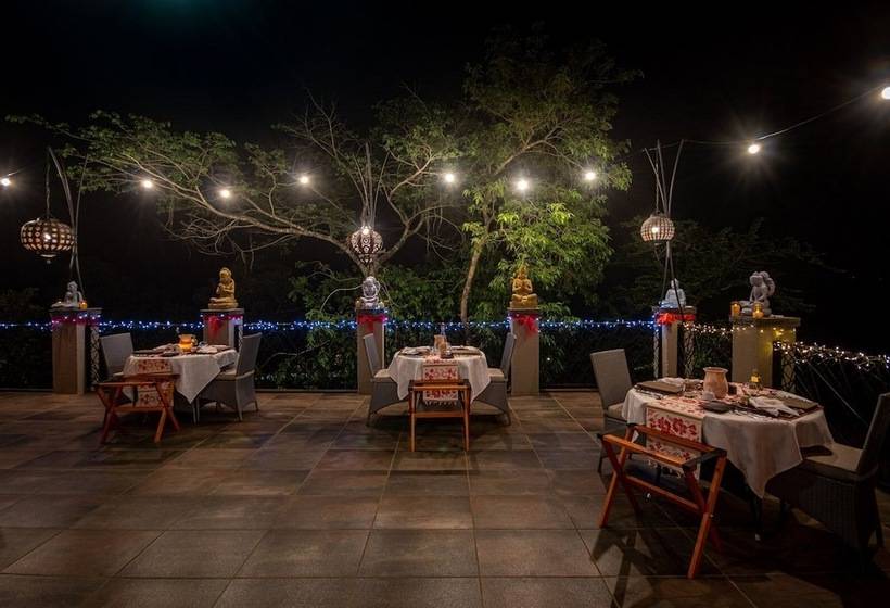 Отель The Zarafa