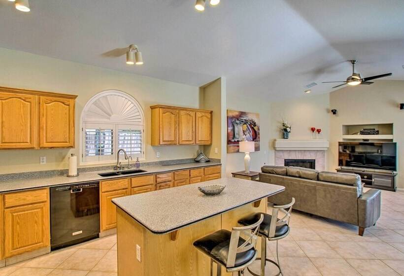Chandler Retreat W/ Pool, Hot Tub & Grill!