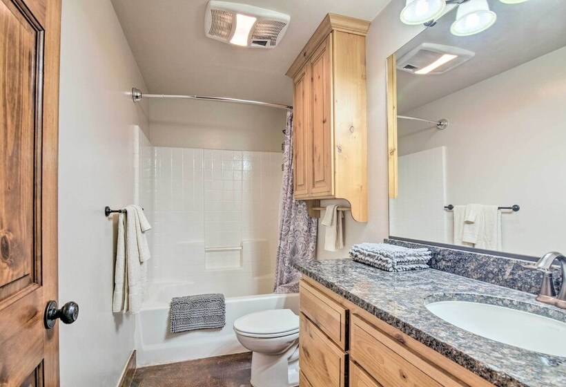 Idyllic Alton Escape ~ 37 Mi To Bryce Canyon!