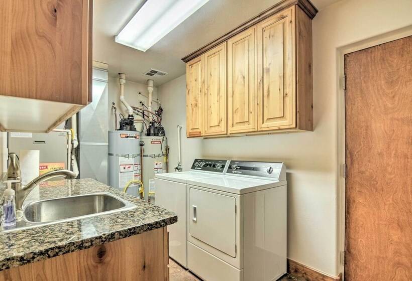 Idyllic Alton Escape ~ 37 Mi To Bryce Canyon!