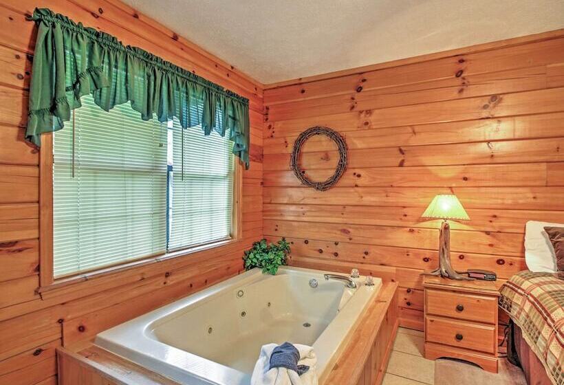 Idyllic Cabin W/ Hot Tub < 2 Mi To Dollywood!