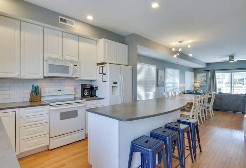 Bay View Retreat W/ 5 Balconies In Bethany Beach!