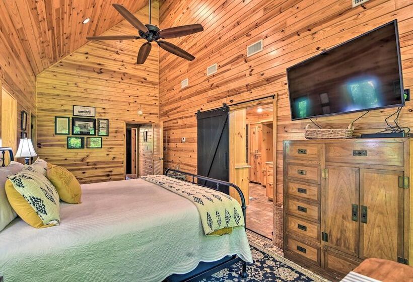 Riverfront Cabin W/ Outdoor Oasis In Seminary!