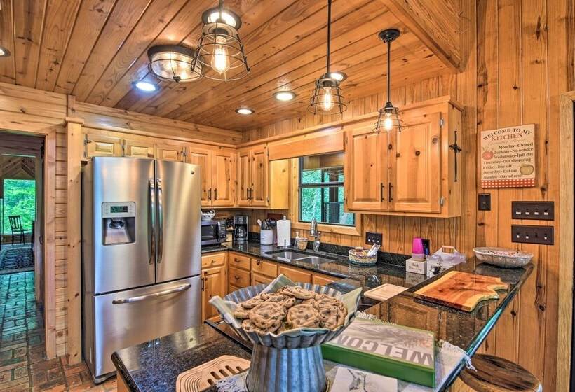 Riverfront Cabin W/ Outdoor Oasis In Seminary!