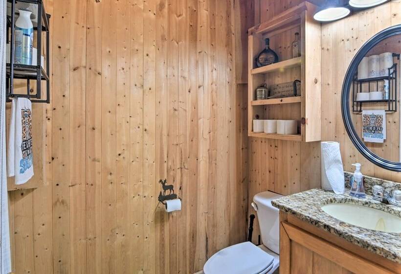 Riverfront Cabin W/ Outdoor Oasis In Seminary!