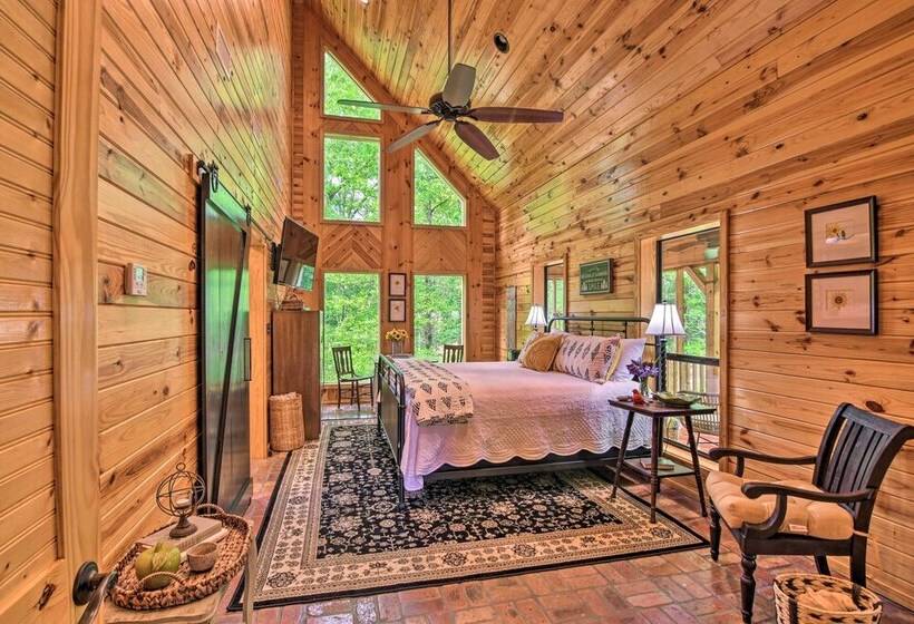 Riverfront Cabin W/ Outdoor Oasis In Seminary!