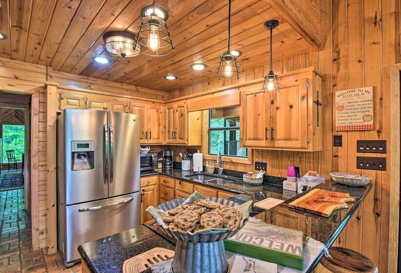 Riverfront Cabin W/ Outdoor Oasis In Seminary!