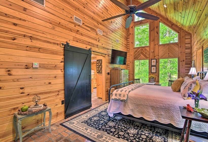 Riverfront Cabin W/ Outdoor Oasis In Seminary!