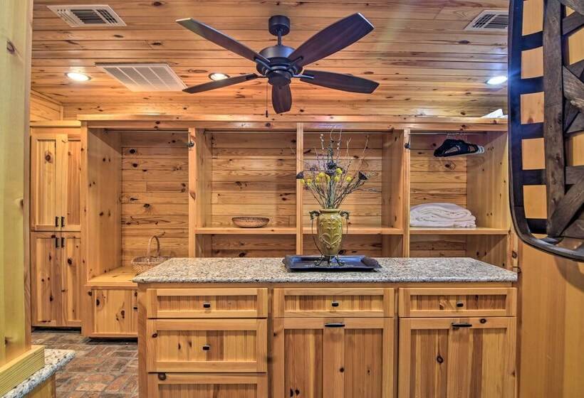 Riverfront Cabin W/ Outdoor Oasis In Seminary!