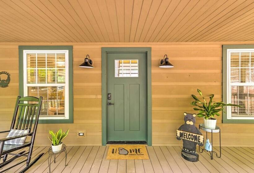 Warne Retreat W/ Hot Tub & Fire Pit!