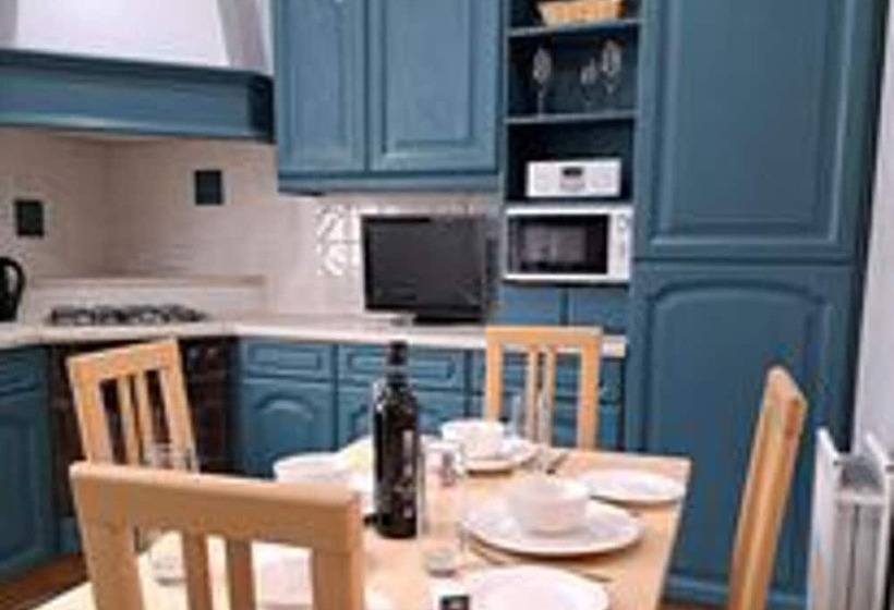 Immaculate 2 Bed Cottage   Free Wifi