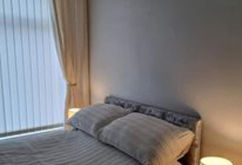 Immaculate 2 Bed Cottage   Free Wifi