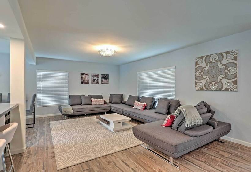 Spacious Oceanside Home: Patio & Grill, Near Beach