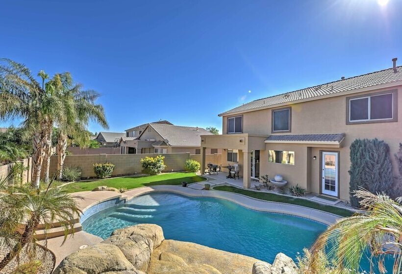 Inviting Surprise Home W/ Private Pool, Near Golf!