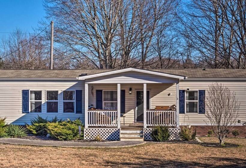 Kentucky House Located On Dale Hollow Lake!
